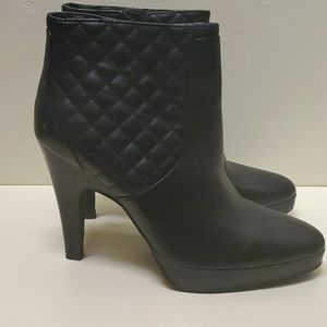 Isaac Mizrahi ankle high heel boots
